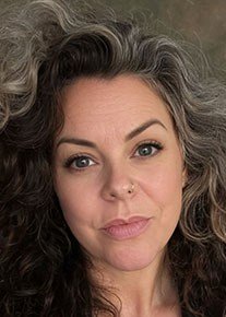 Official portrait of Amanda Martin