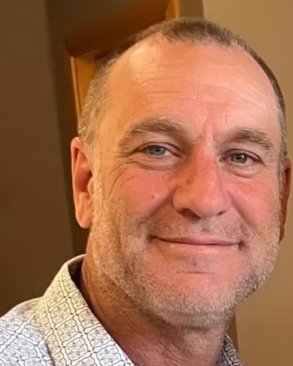 Official portrait of Eric Stalter