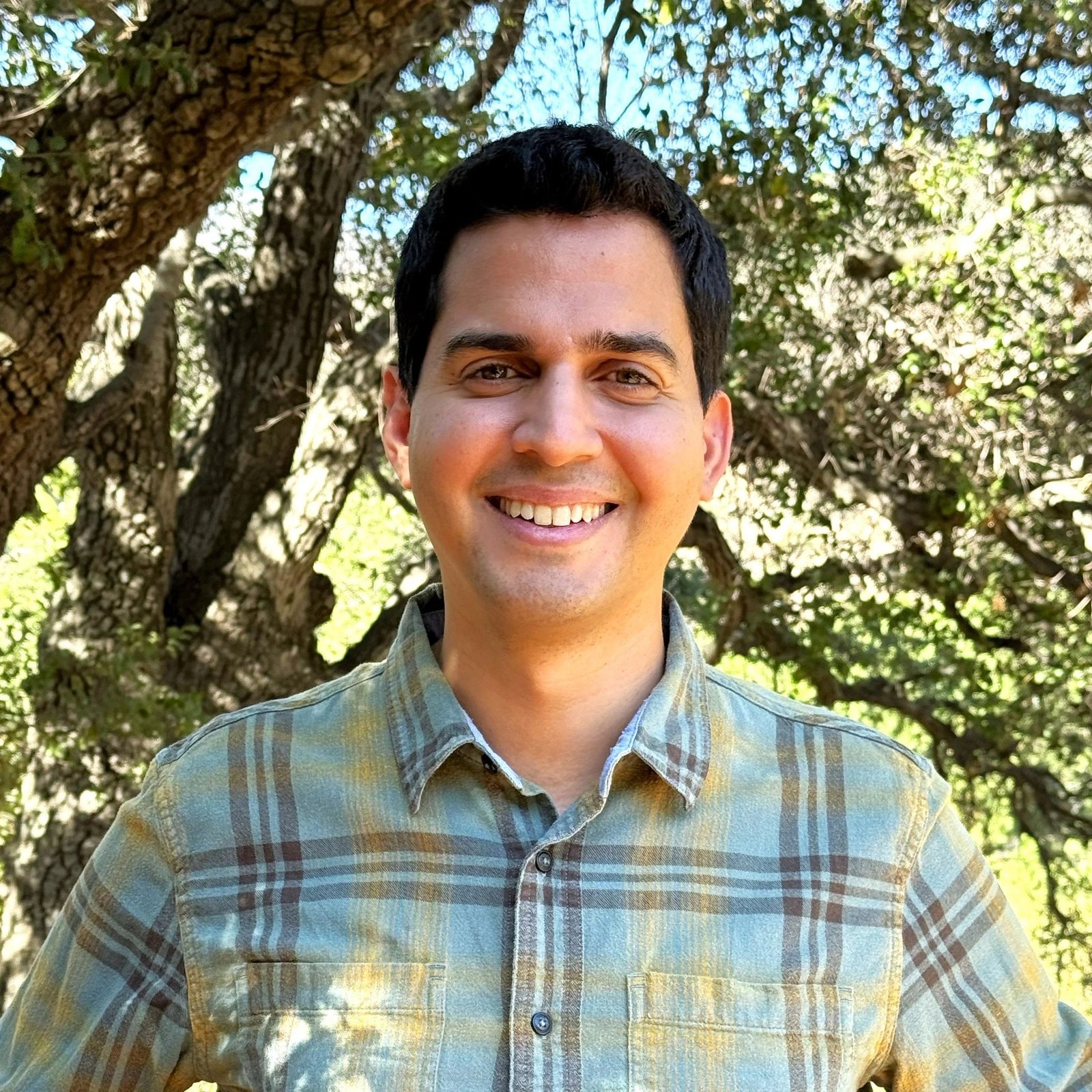 Official portrait of JJ Galvez