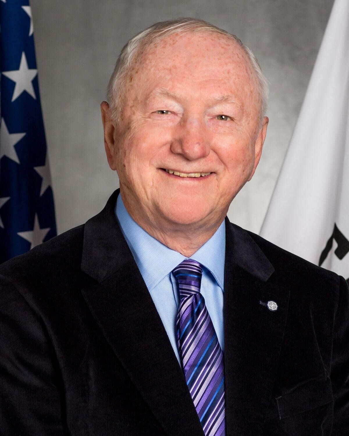 Official portrait of Mike Schaefer