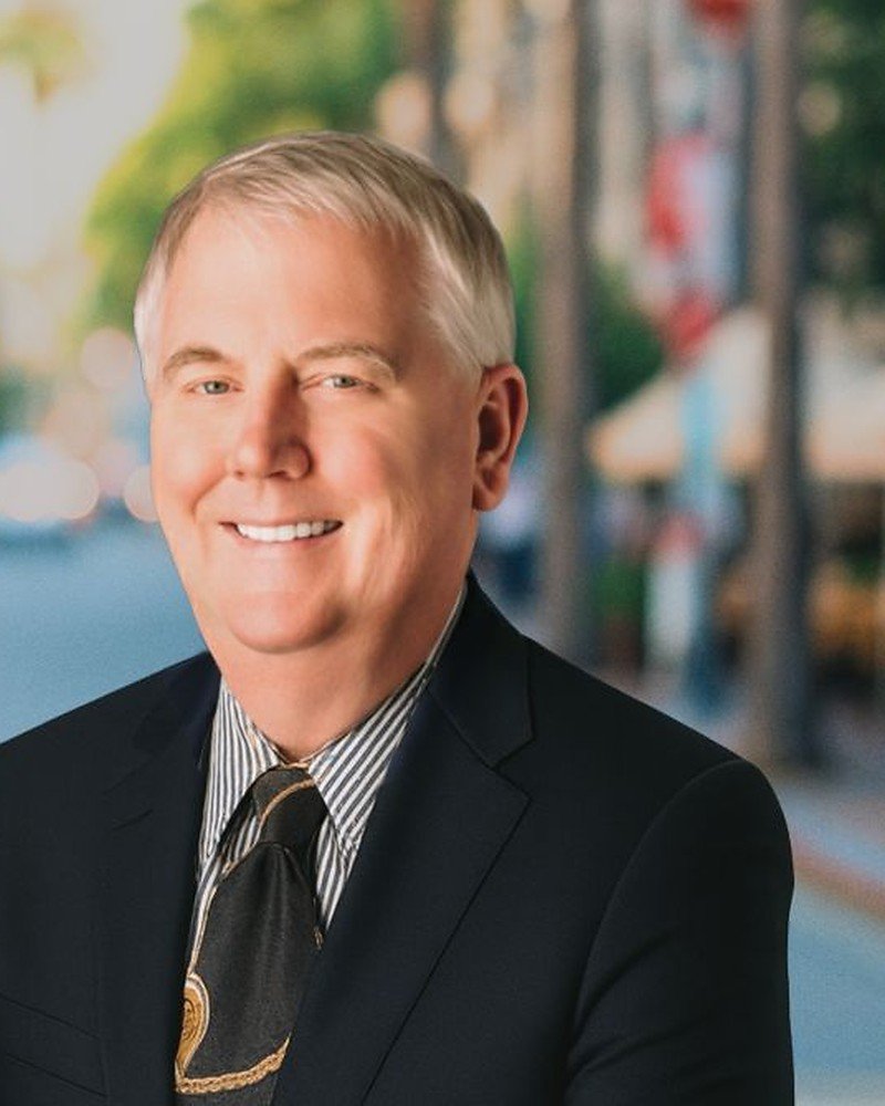 Official portrait of Mike Vahl