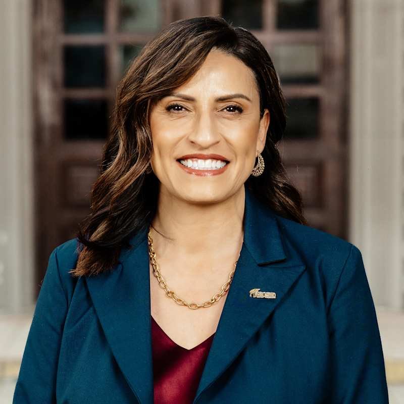 Official portrait of Noemi Hernandez Alexander