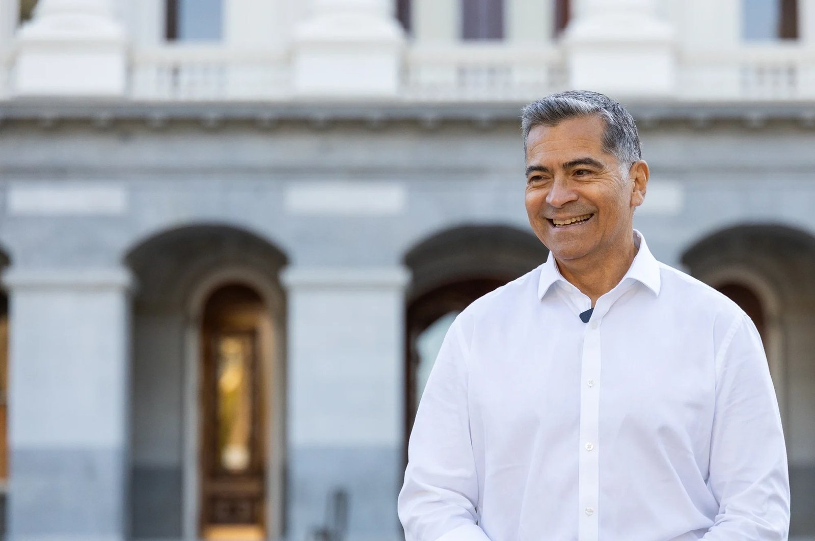 Official portrait of Xavier Becerra