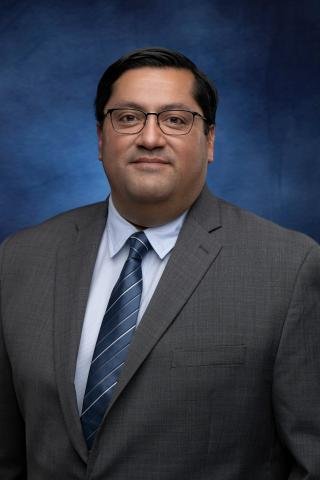 Official portrait of Jesse Arreguín