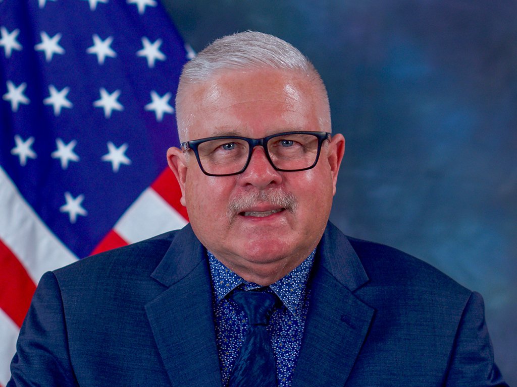 Official portrait of Raymond Gregory