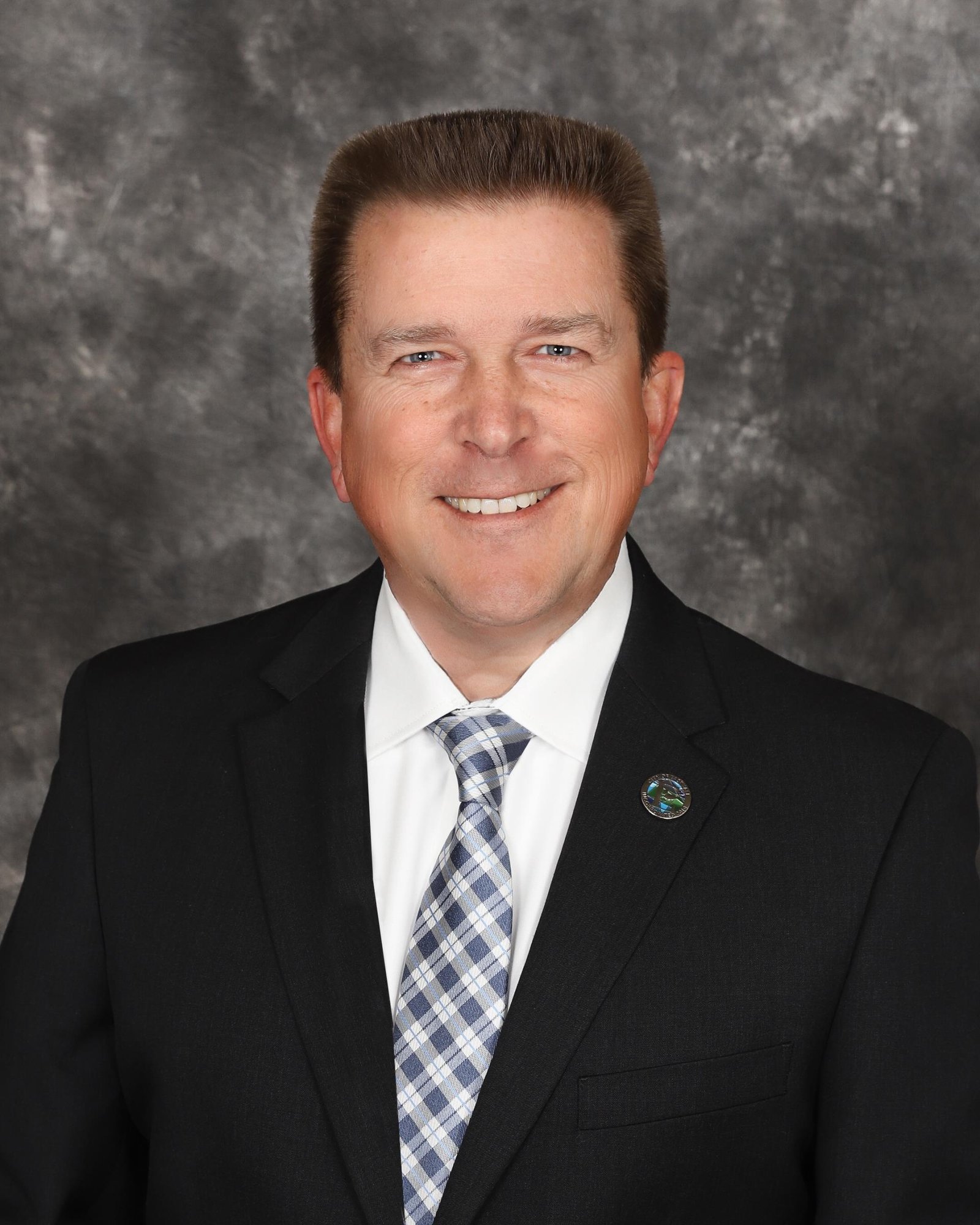 Official portrait of Mike McMinn